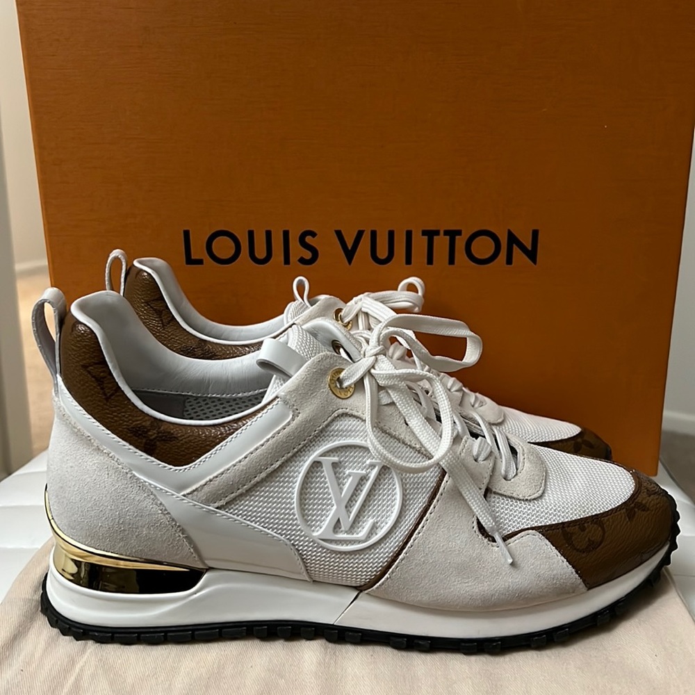 Louis Vuitton Run Away Sneakers 39